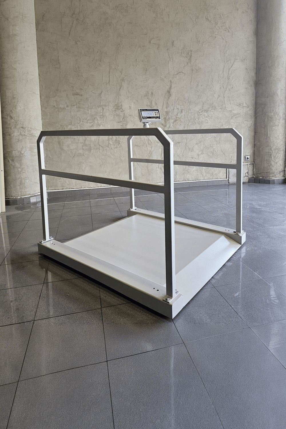 İMMAX Rampalı Tutunma Barlı Diyaliz Baskülü 300 KG 90x110 Cm Şarjlı