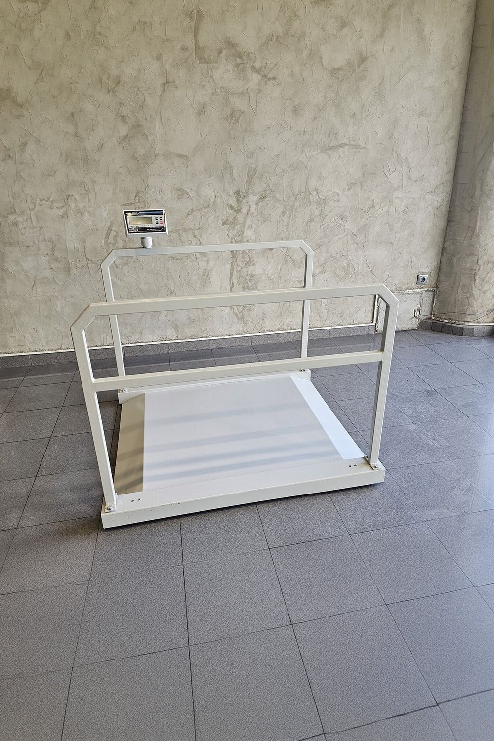İMMAX Rampalı Tutunma Barlı Diyaliz Baskülü 300 KG 90x110 Cm Şarjlı