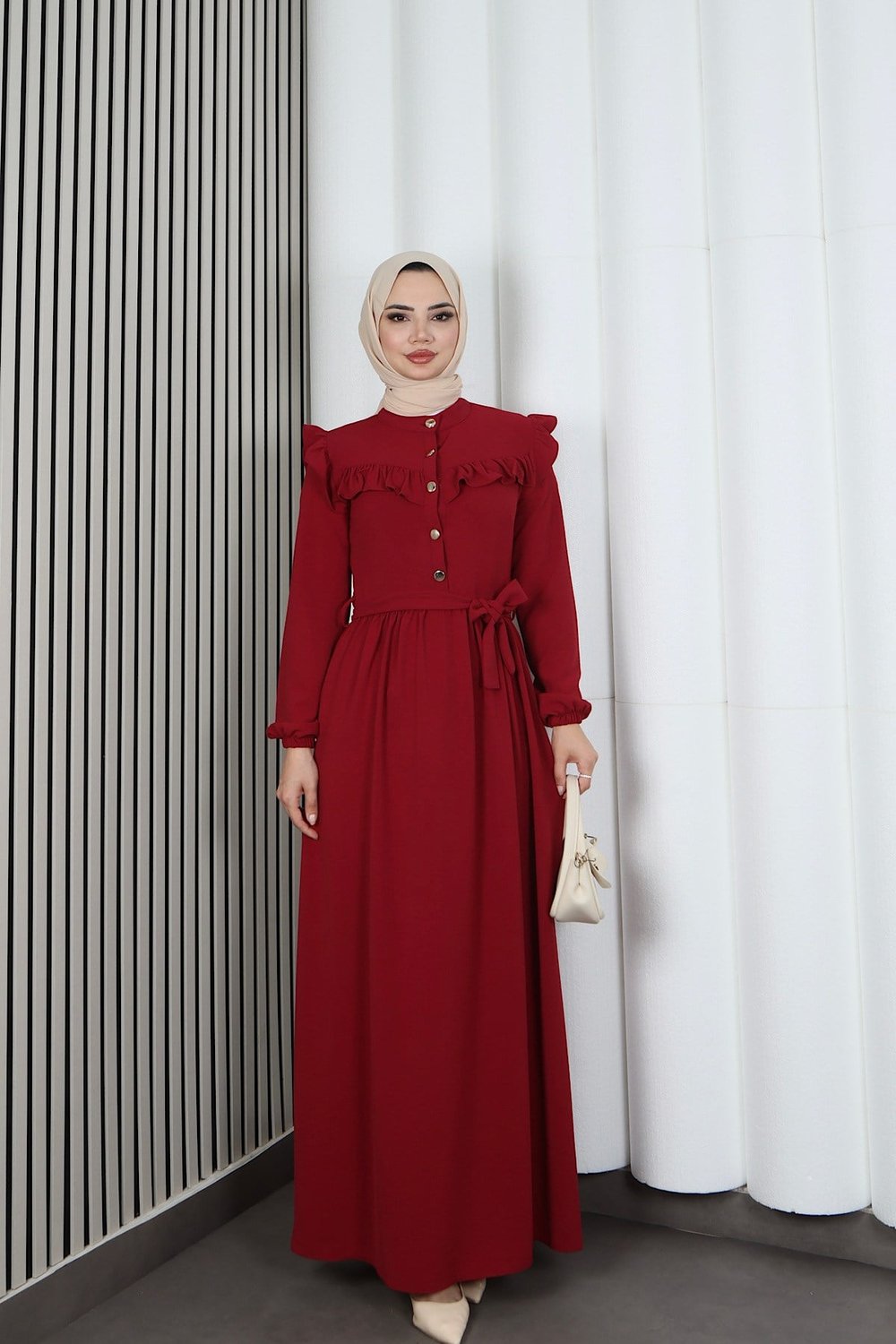 Omzu Ve Önü Fırfırlı Kuşaklı Ayrobin Tesettür Elbise Bordo  HNT7345