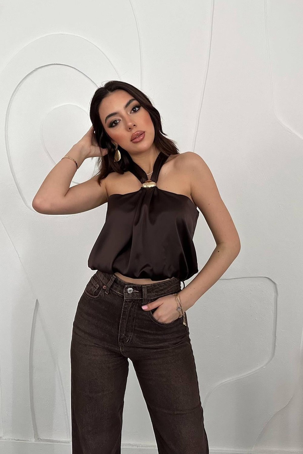 Kahverengi Toka Detaylı Bluz