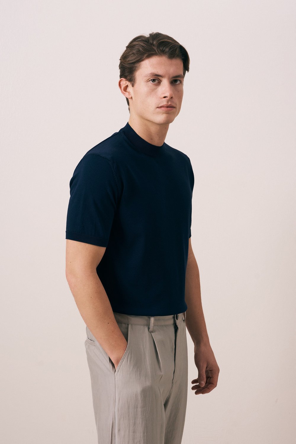 REGULAR FIT YÜKSEK YAKA TRİKO T-SHIRT