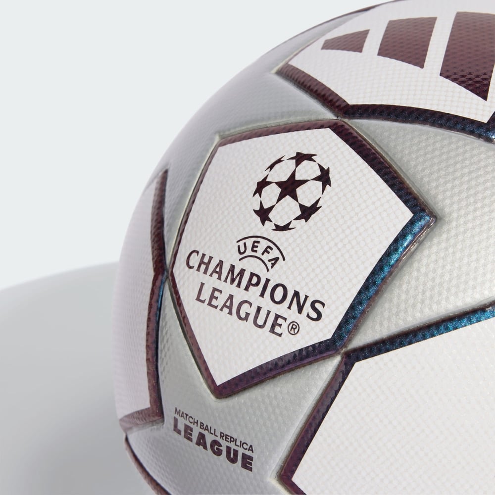 Uefa Champions League Üçüncü Top