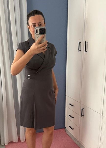 ETEĞİ PİLE DETAYLI ELBİSE