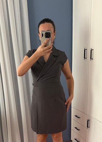 ETEĞİ PİLE DETAYLI ELBİSE