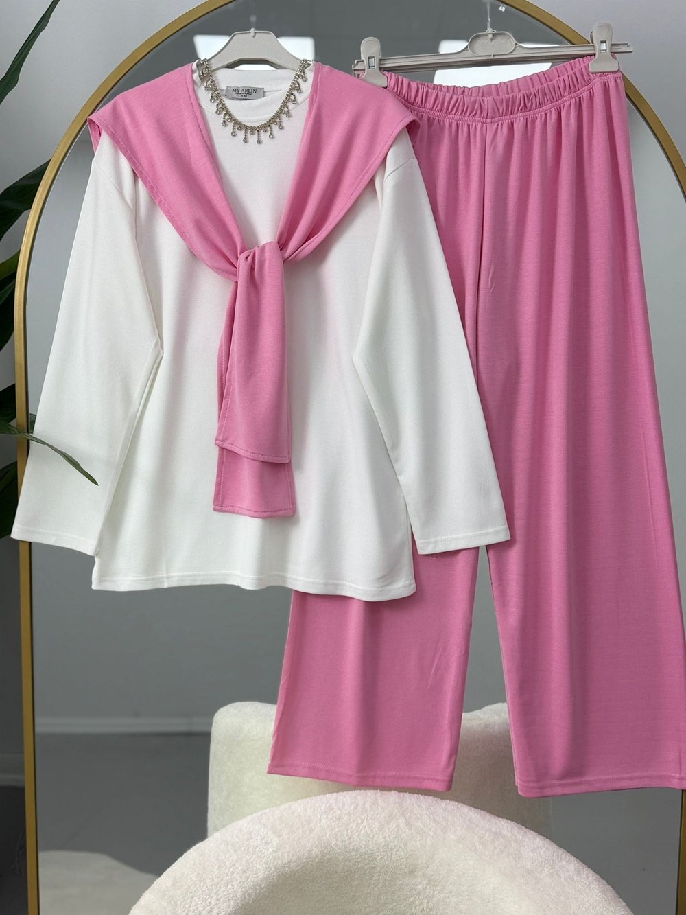 Kadın Çıkarılabilir Şal Detaylı Pantolonlu Tesettür Takım Pembe