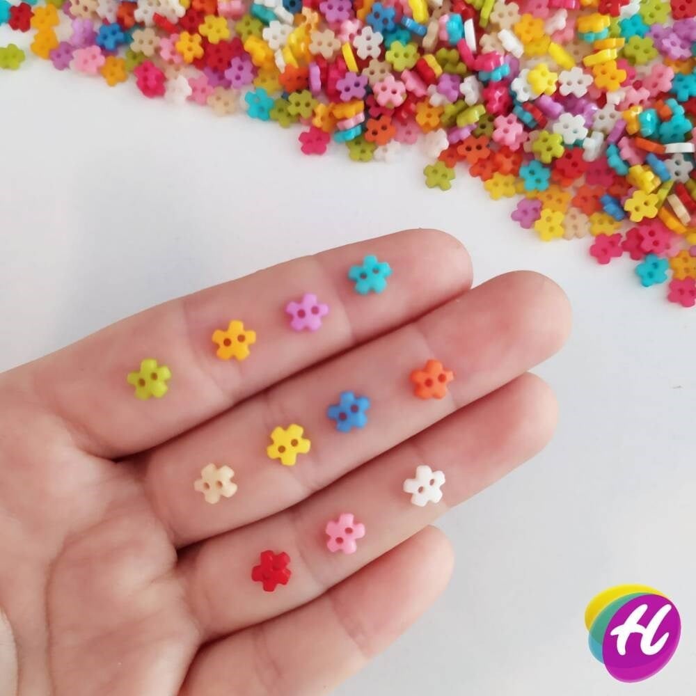 Bir Adet 6 mm Çiçek Figürlü Minik Reçine Amigurumi Düğmesi  *Renk Seçenekli  