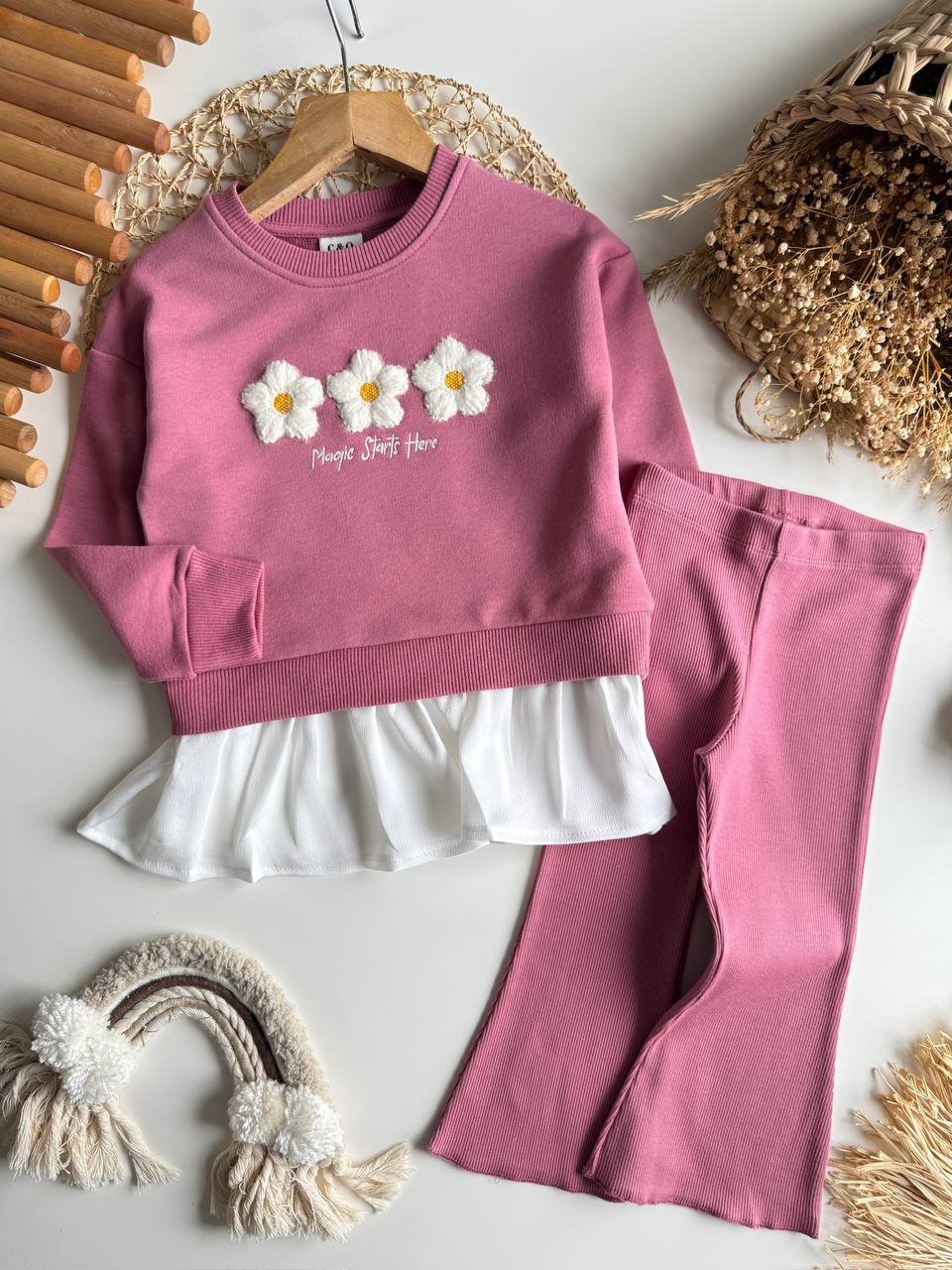 Çiçek İşlemeli Gül Kurusu Kız Çocuk Takımı – Sweatshirt & Geniş Paça Tayt, 2–8 Yaş