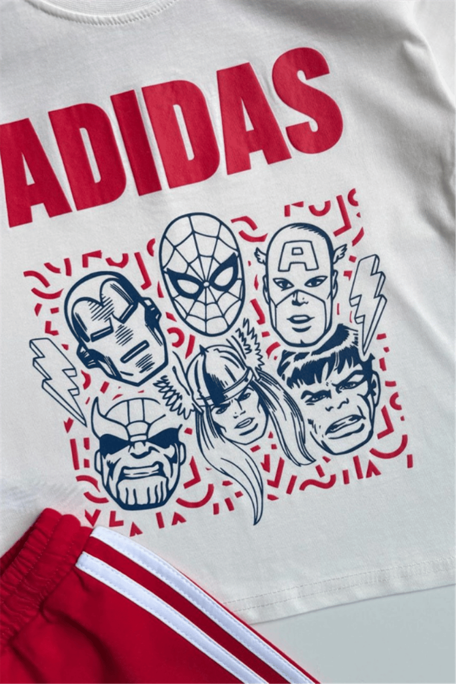 Erkek Çocuk Marvel Karakterli Tişört ve Şort Takım