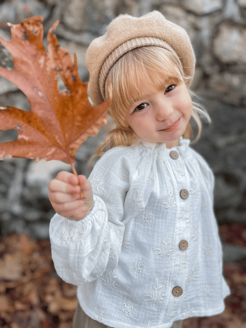 Nakışlı Müslin Gömlek & Gabardin Pantolon Takımı – Kız Çocuk, 2–6 Yaş