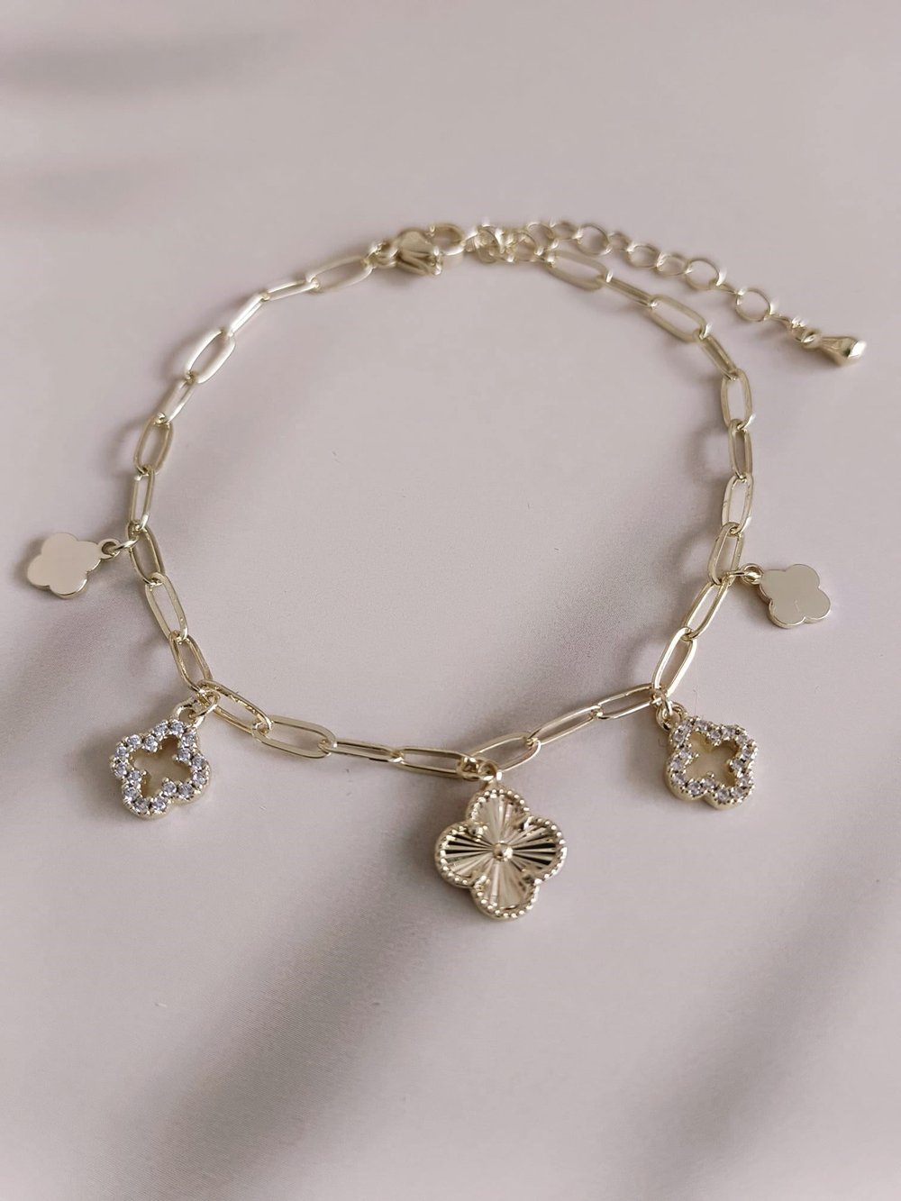 Yonca Charm Bileklik Gold