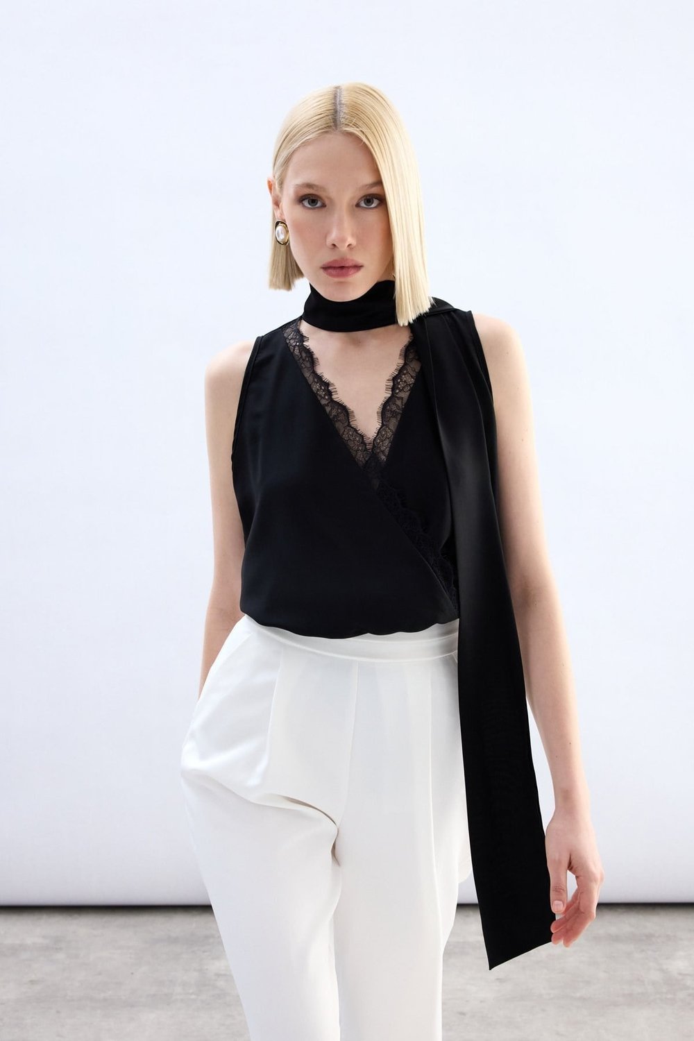 Dantel Detaylı Bodysuit Bluz - Siyah