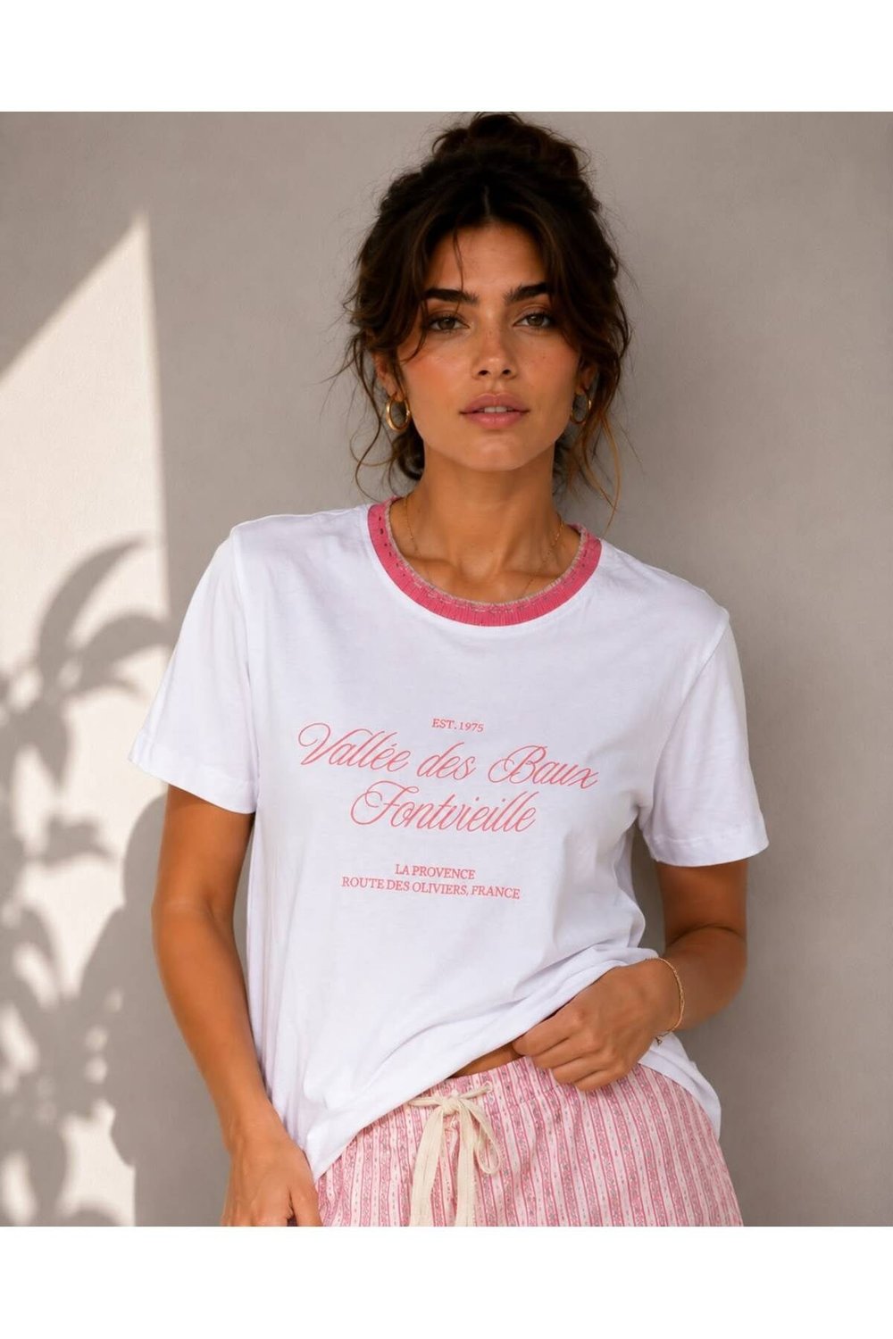 İşlemeli %100 Pamuk Baskılı Kadın Tshirt