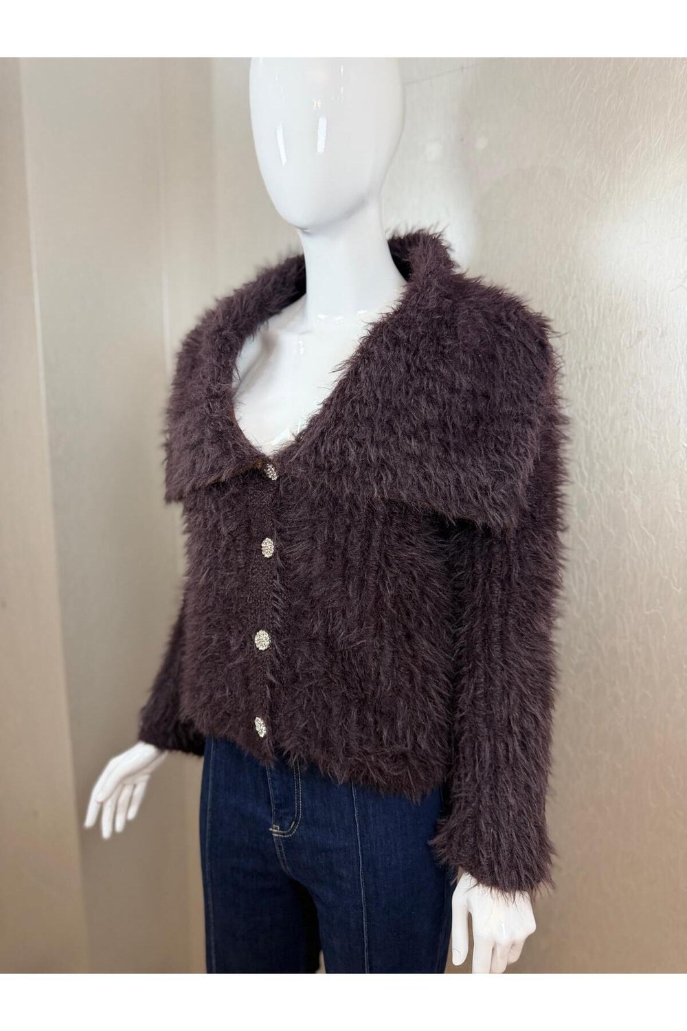 Kadın Peluş Dokulu Taş Düğmeli Crop Hırka