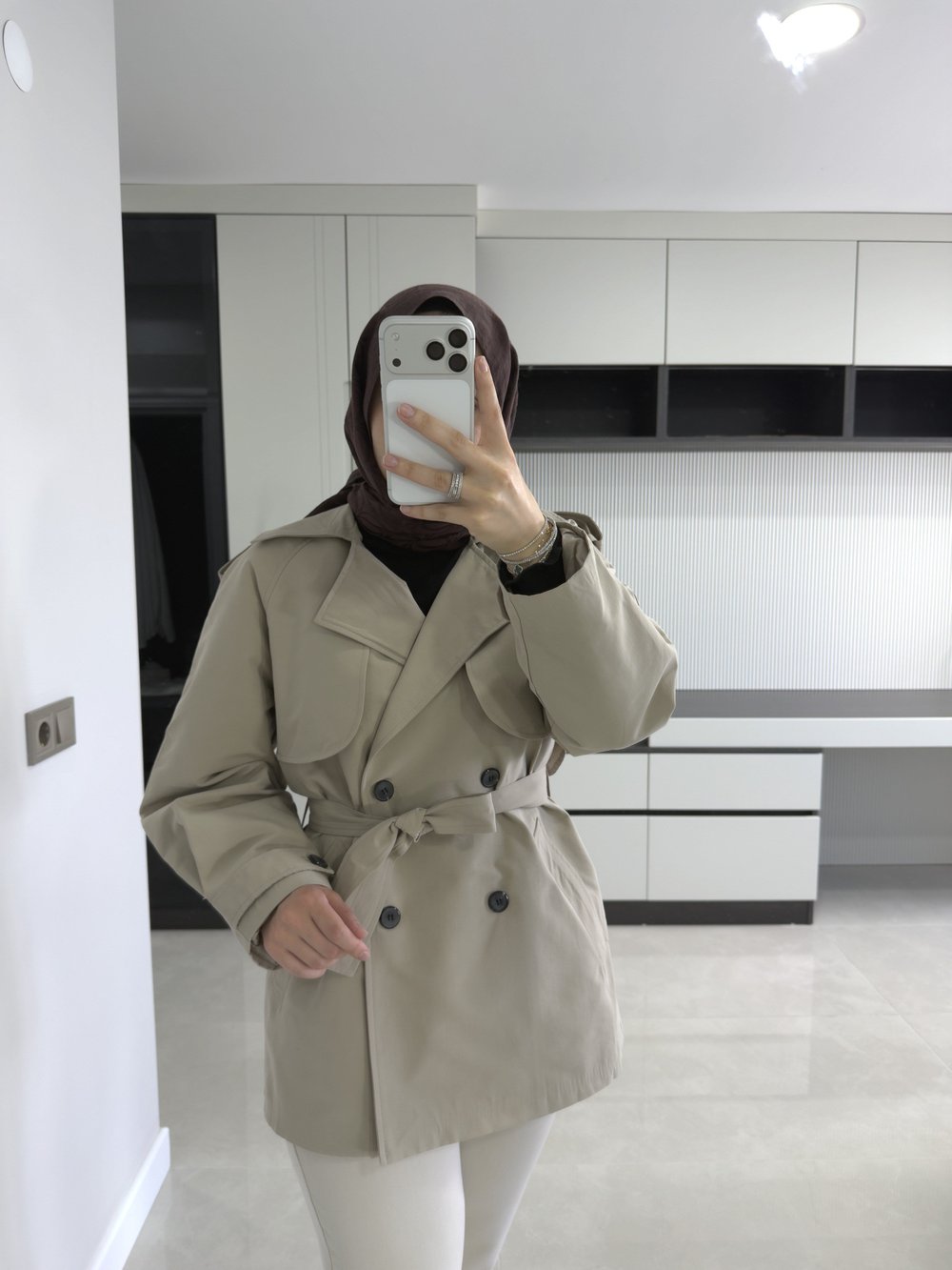 JULİA TRENÇKOT