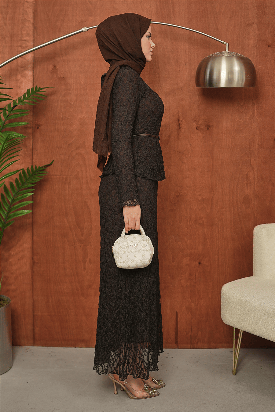 Kahverengi Dantel Detaylı Peplum Tesettür Takım