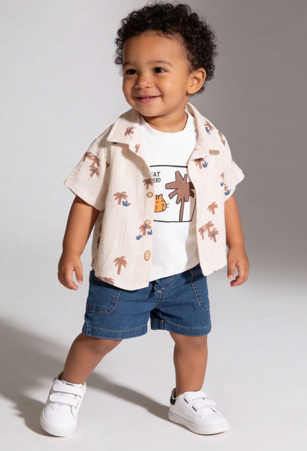 Erkek Bebek Müslin Baskılı Gömlek Tshirt Denim Şortlu Üçlü Takım Ekru