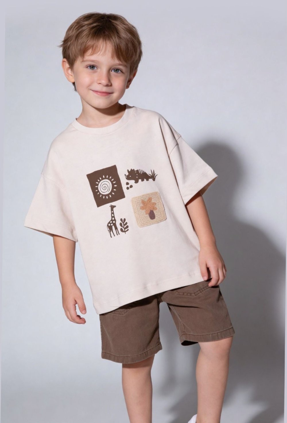 Erkek Çocuk Patch Detaylı Tshirt Yumuşak Dokuma Şortlu İkili Takım Bej