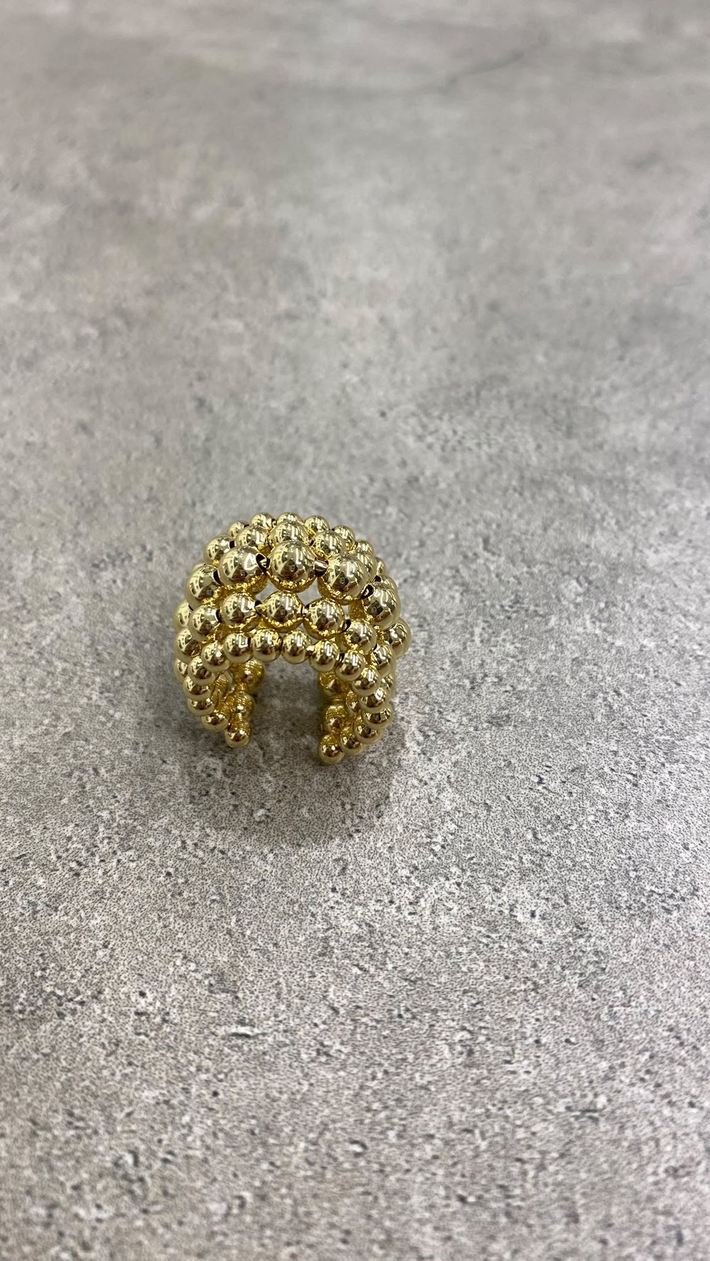 Gold Boncuklu Kıkırdak Küpe