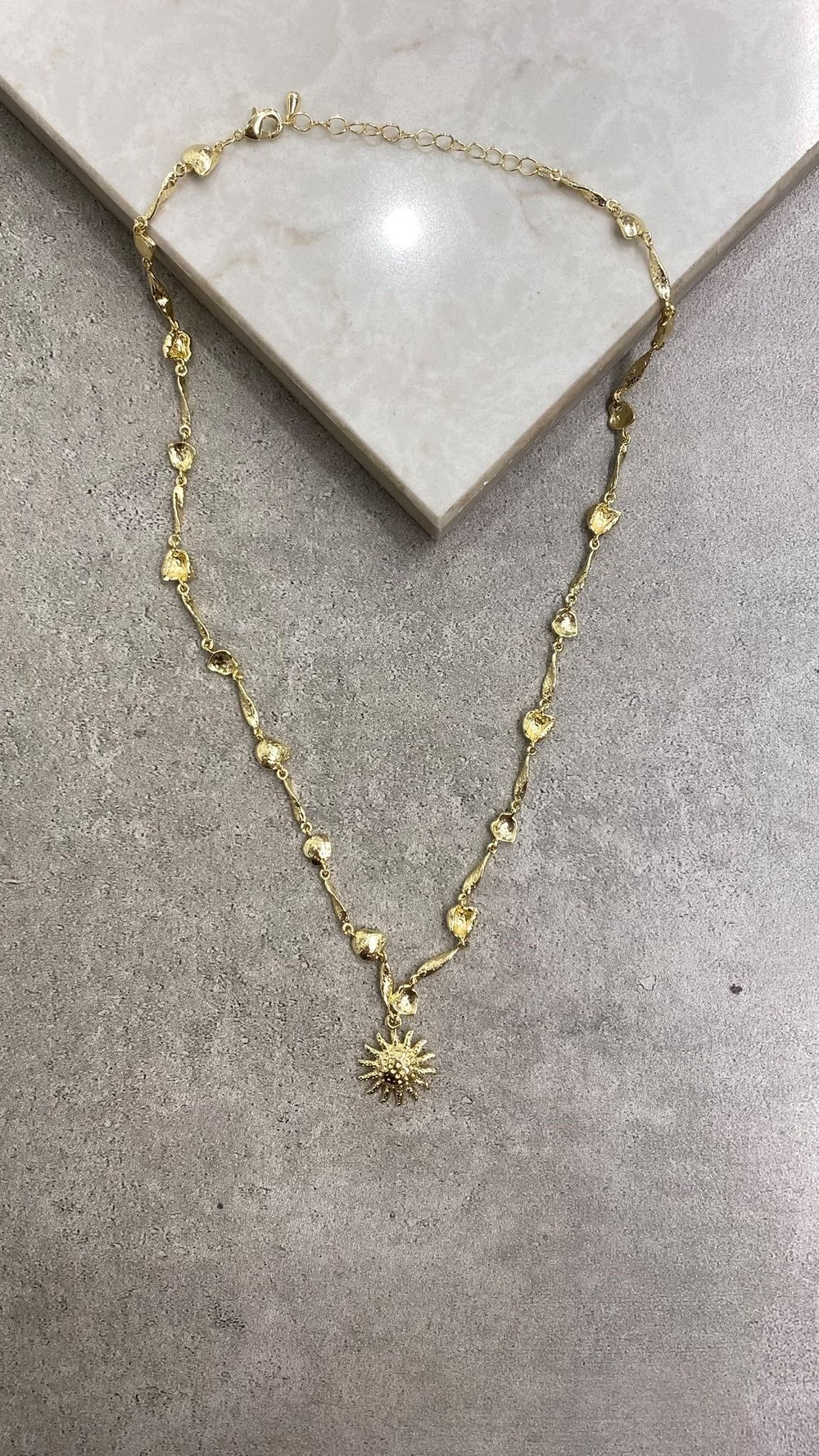 Gold Güneş Kolye