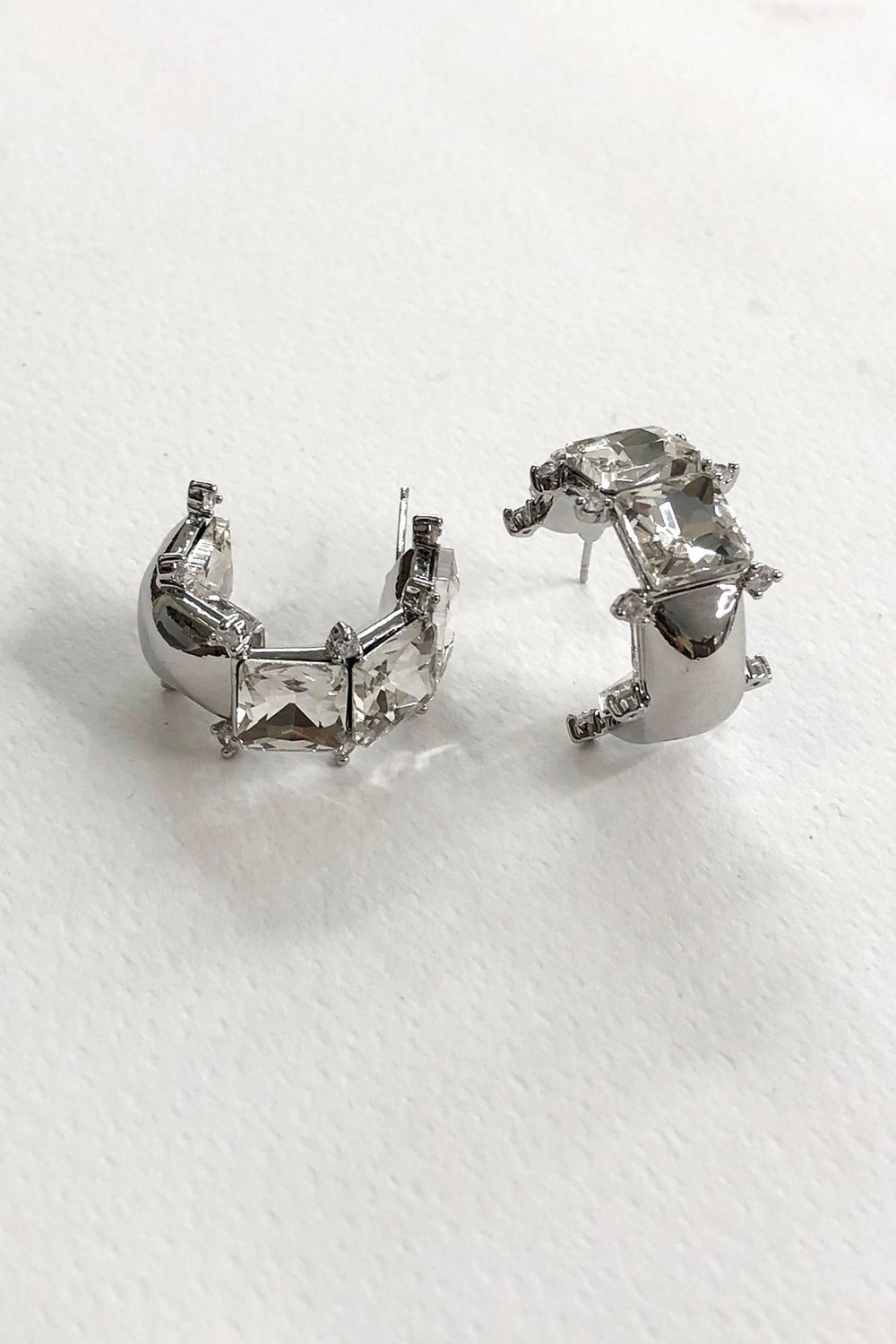 Kare Taşlı Silver Model Küpe
