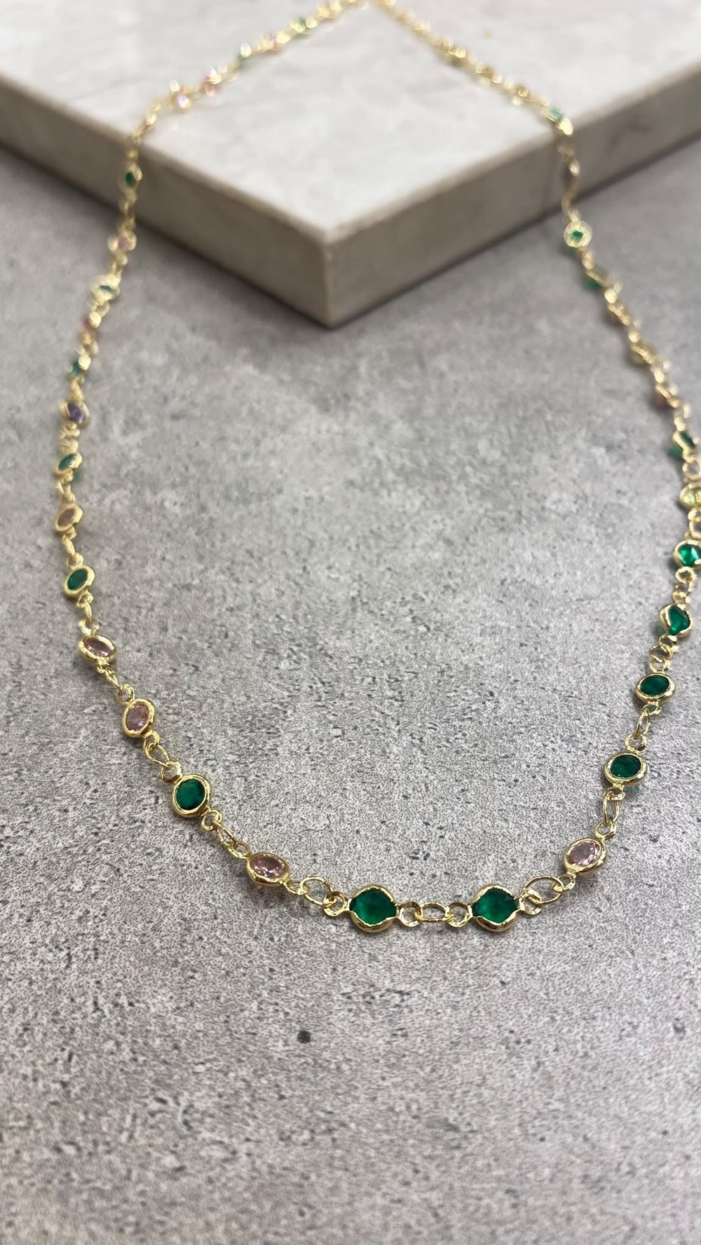 Renkli Taşlı Uzun Gold Kolye 