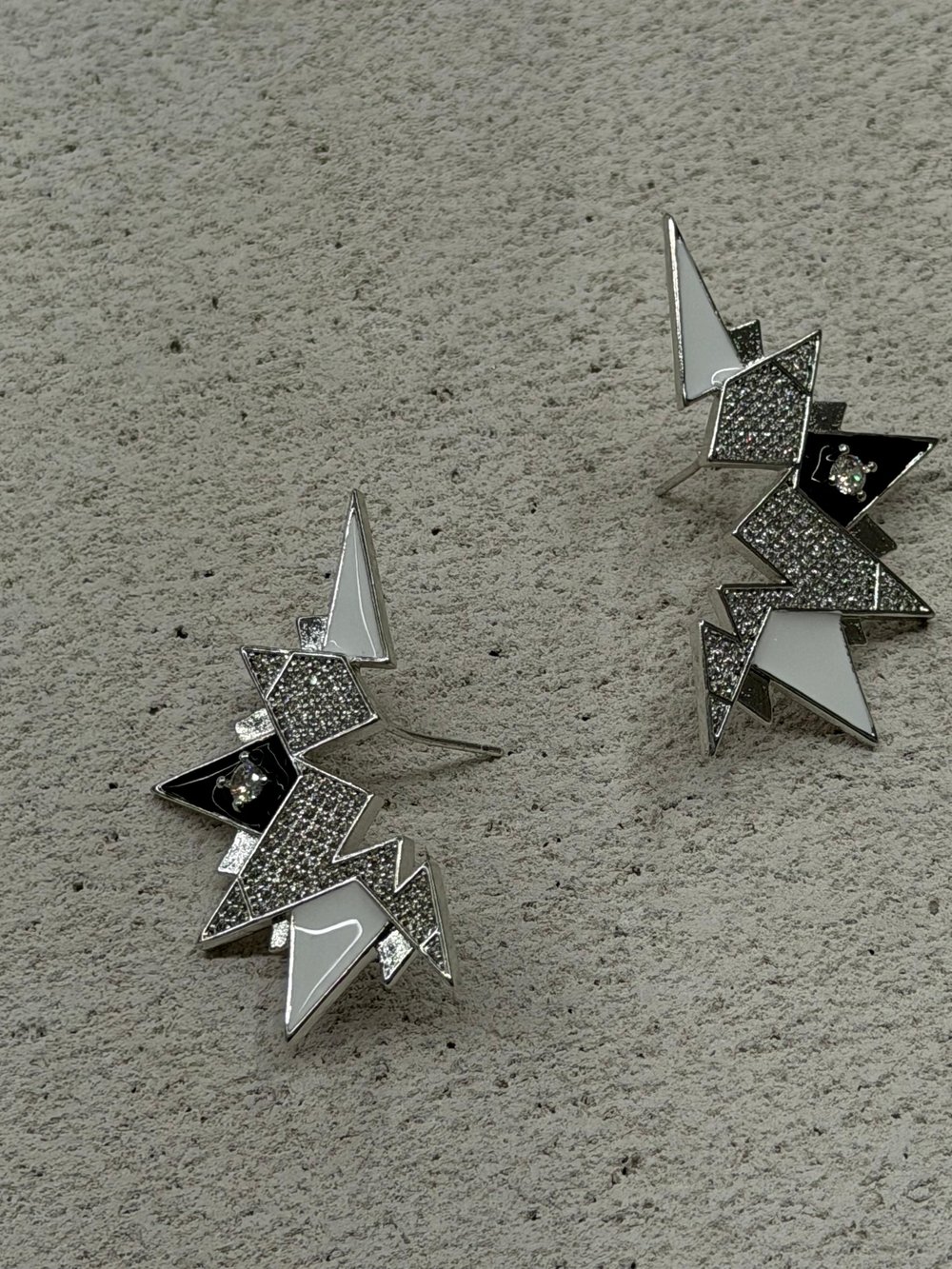 Siyah Beyaz Zigzag Küpe Silver