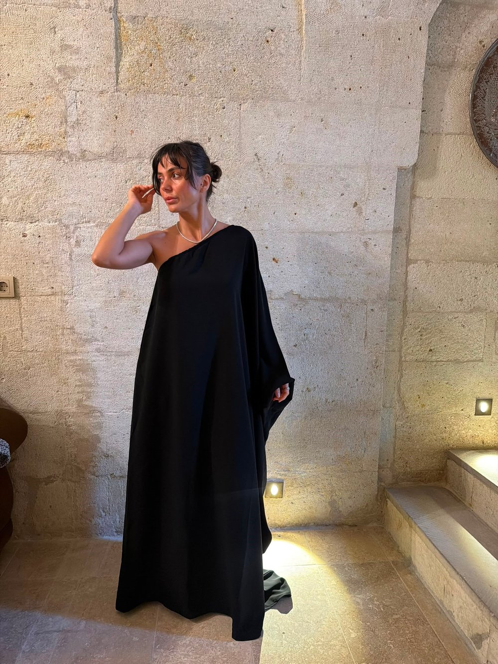 Tek Omuz Oversize Siyah Elbise