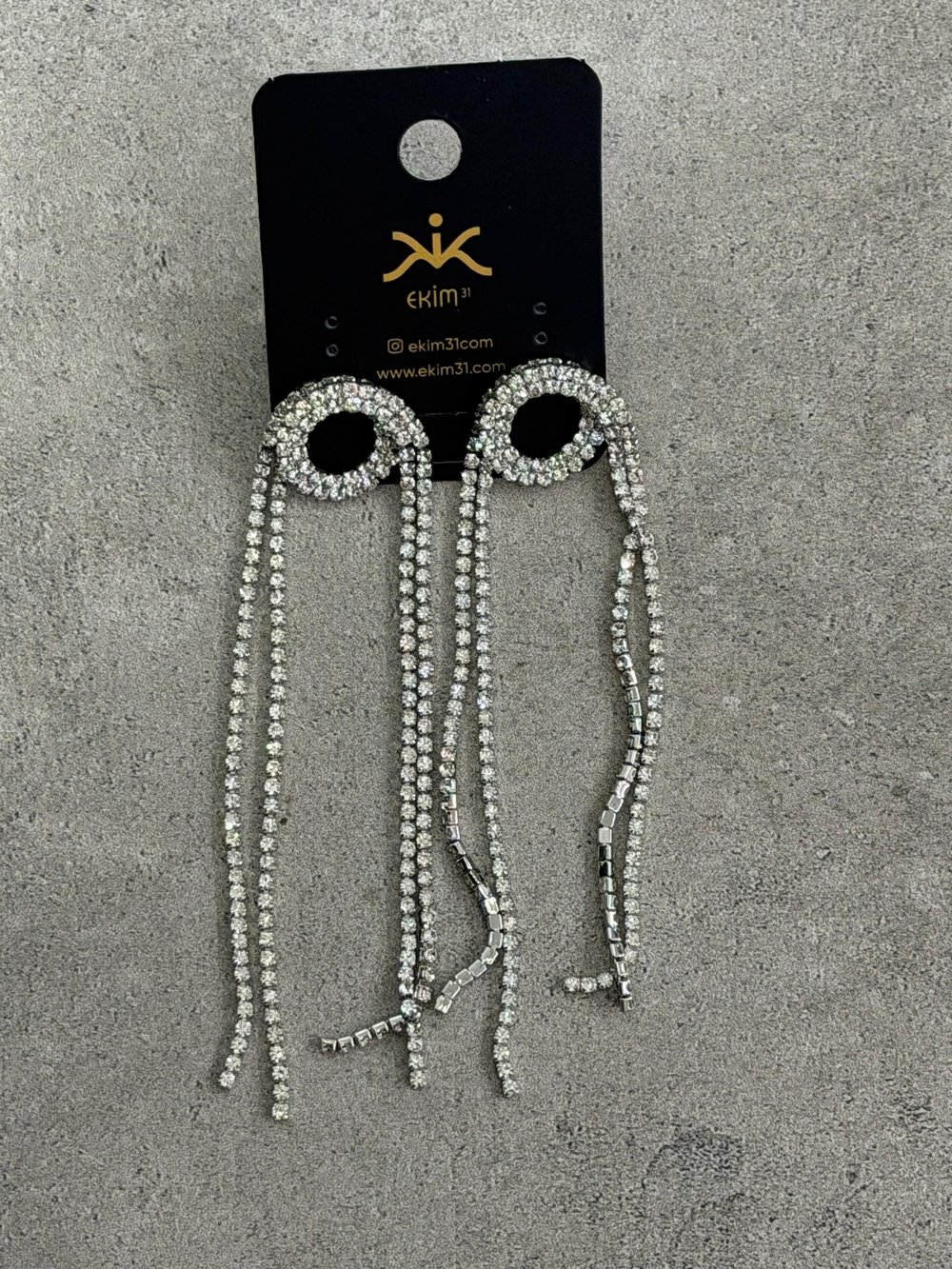 Yuvarlak Sallantılı Zircon Taş Küpe