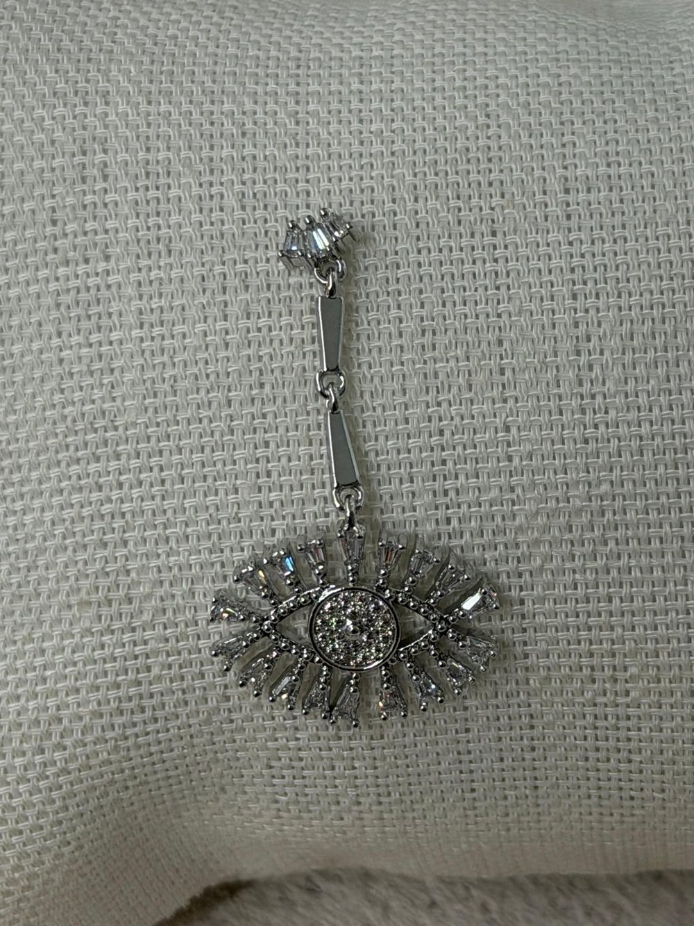 Zircon Taşlı Göz Küpe Gümüş Renk