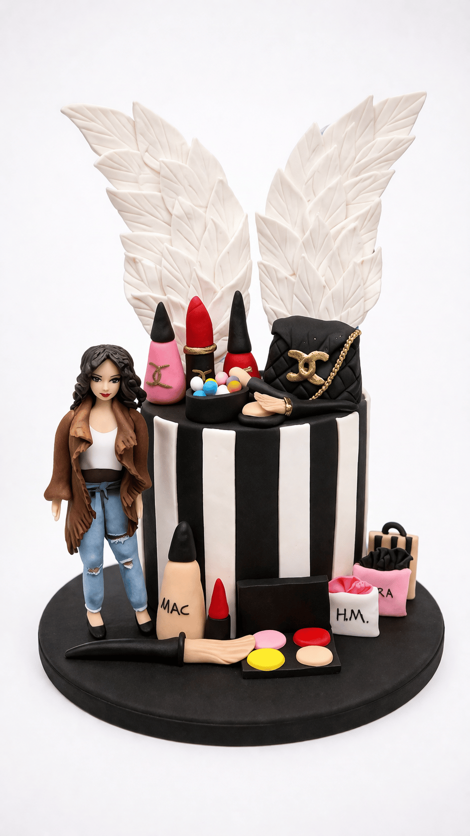 Luxury Beauty & Fashion Temalı Özel Tasarım Pasta