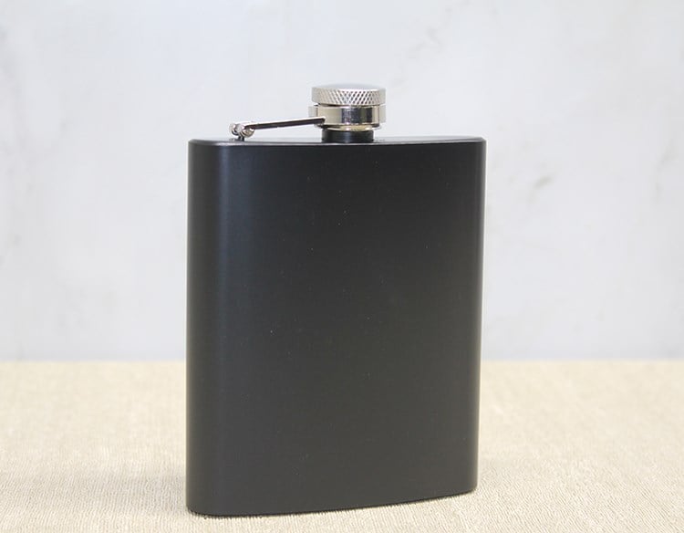 Tekli Siyah 7 Oz Matara