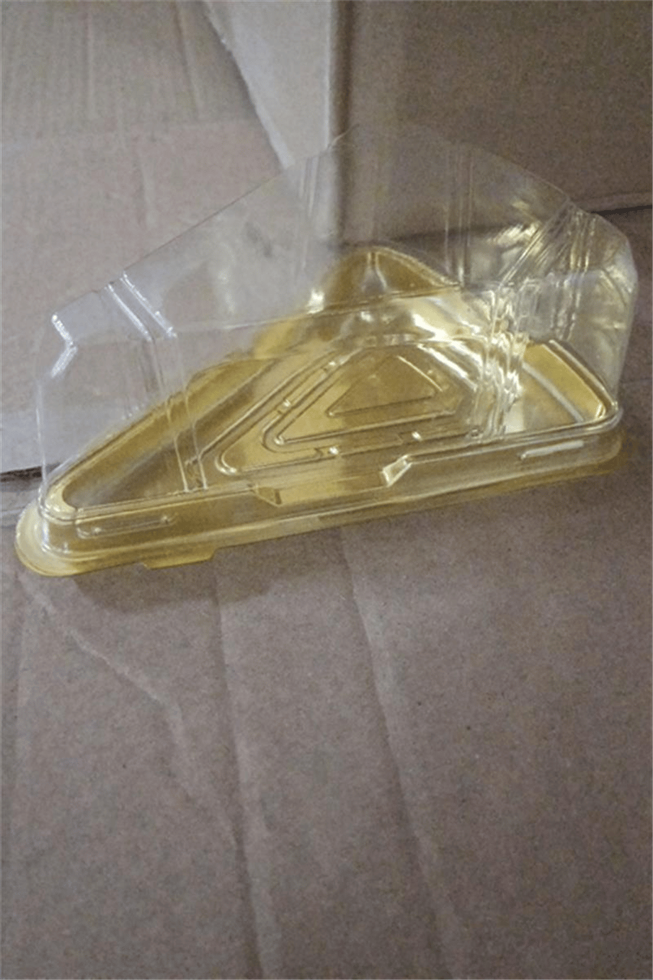 Mayer Üçgen Kapaklı Pasta Kabı Gold