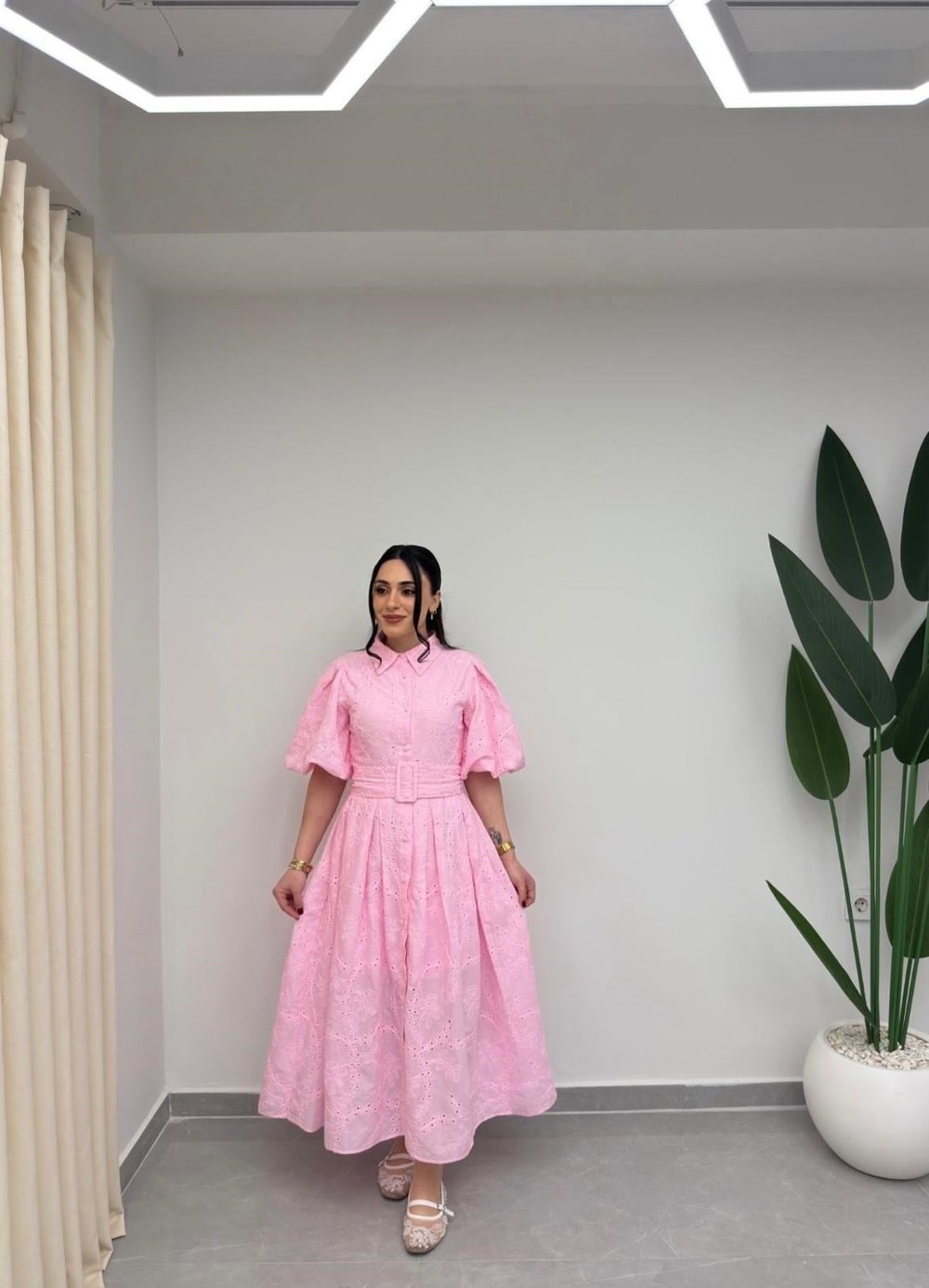 Nakışlı Balon Kol Kemerli Elbise Pembe
