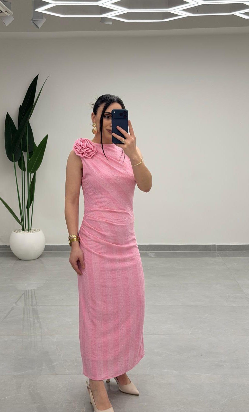 Sıfır Kol Bel Büzgülü Midi Elbise Pembe