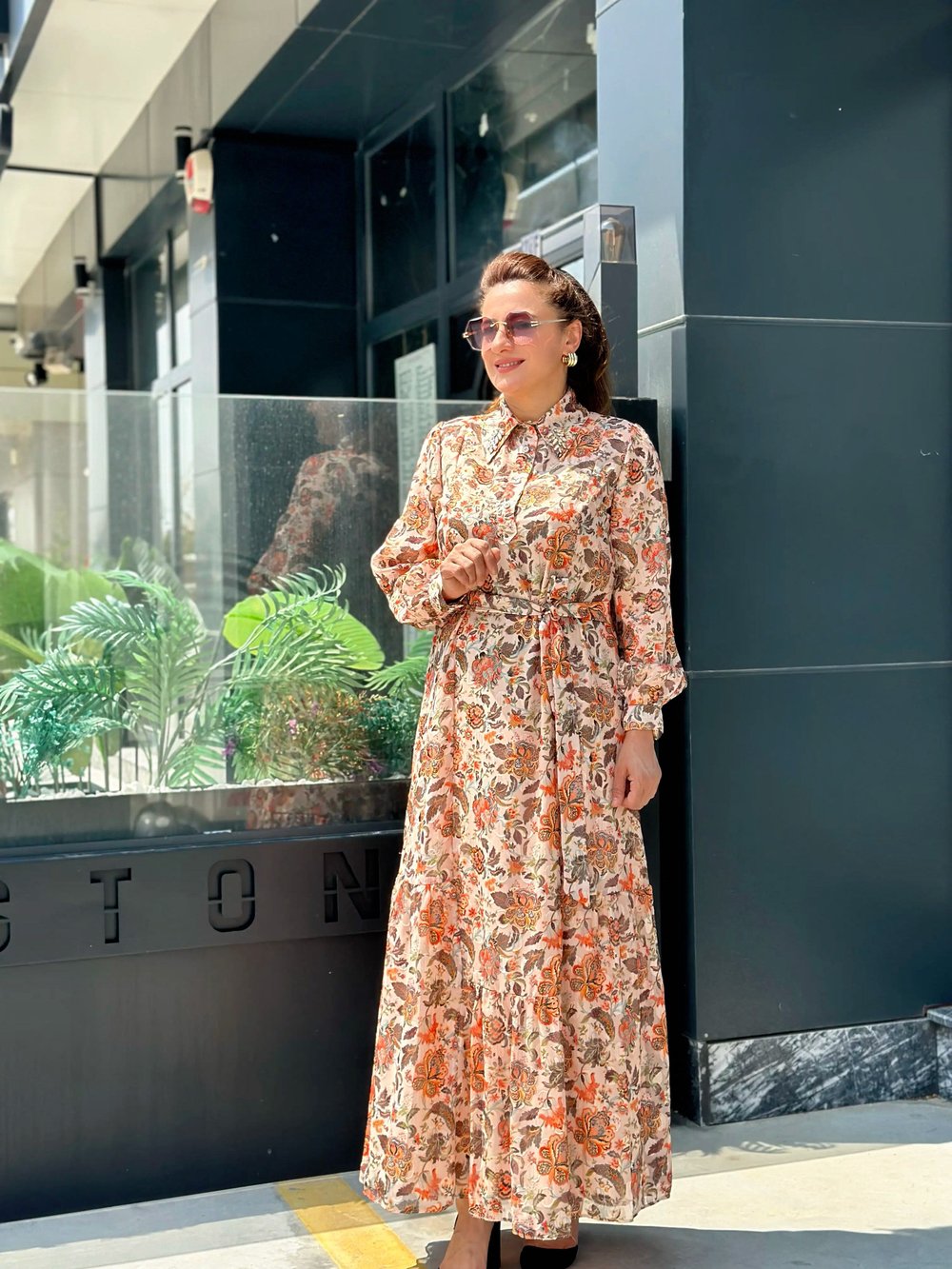 Çiçek Desenli Katlı Taş İşlemeli Elbise Oranj
