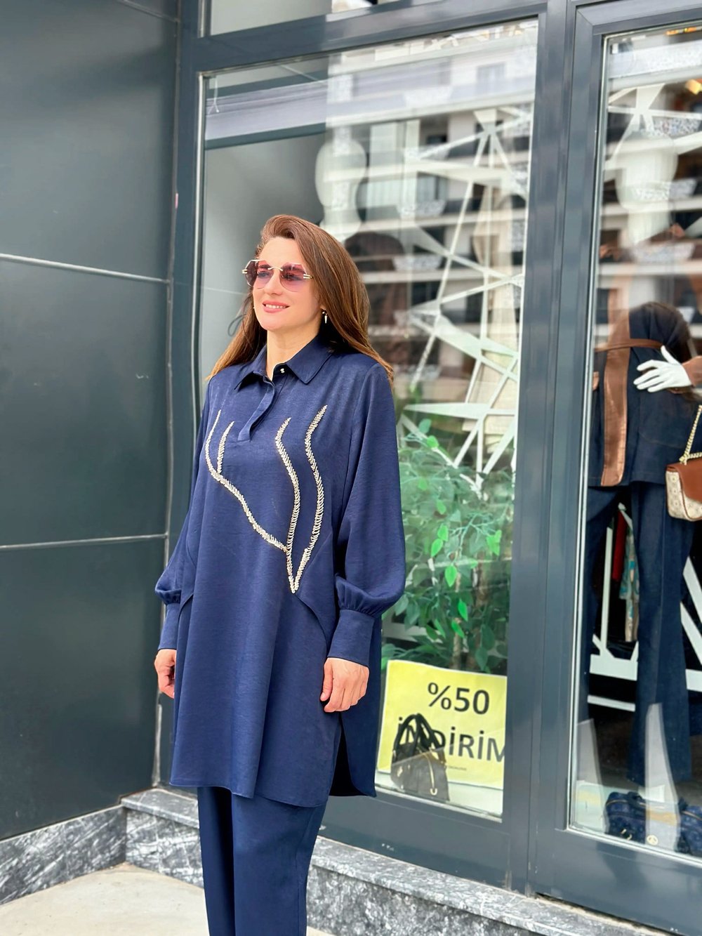 El İşlemeli Pullu Tunik Pantolon Takım Lacivert