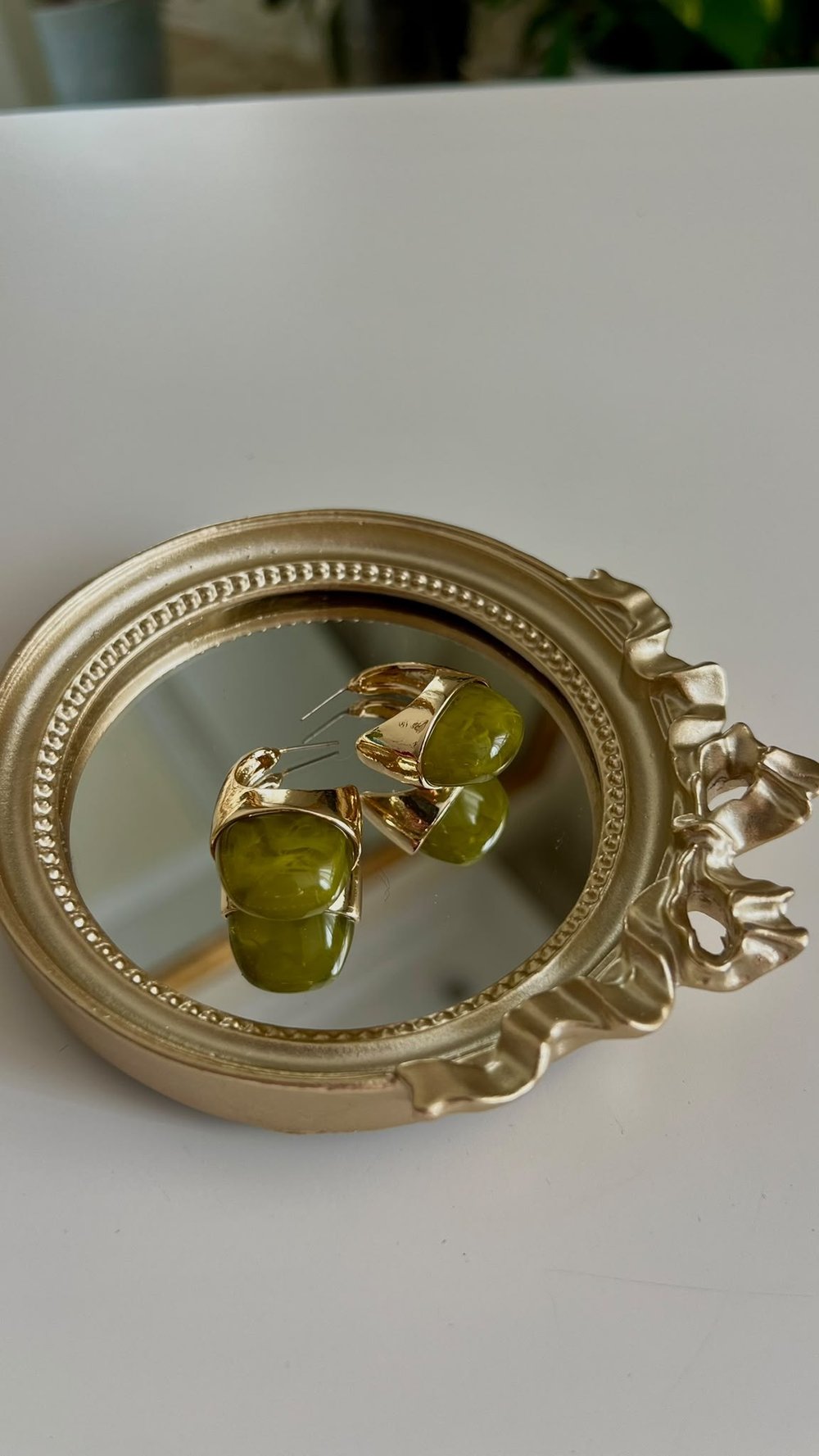Yeşil Gold Detaylı Küpe Tasarım Küpe