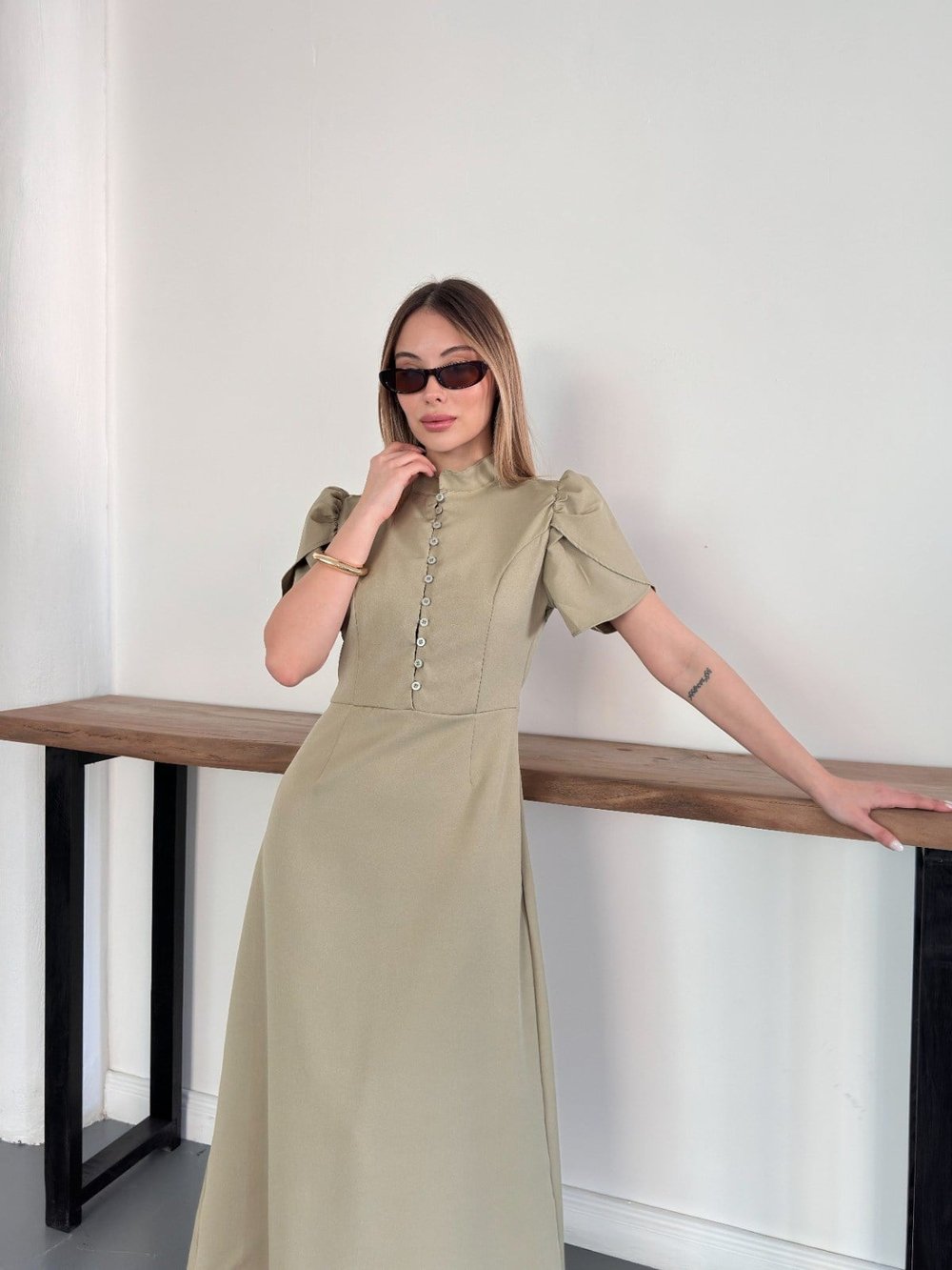 Düğmeli Uzun Asimetrik Kol Detay Elbise Yeşil
