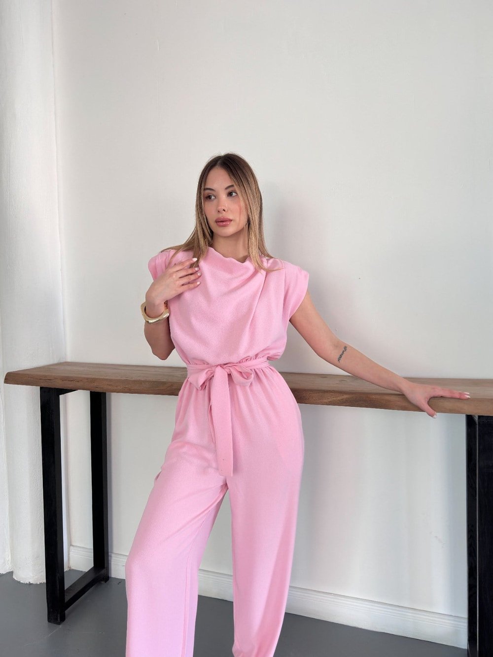 Vatkalı Crep Tulum Pembe
