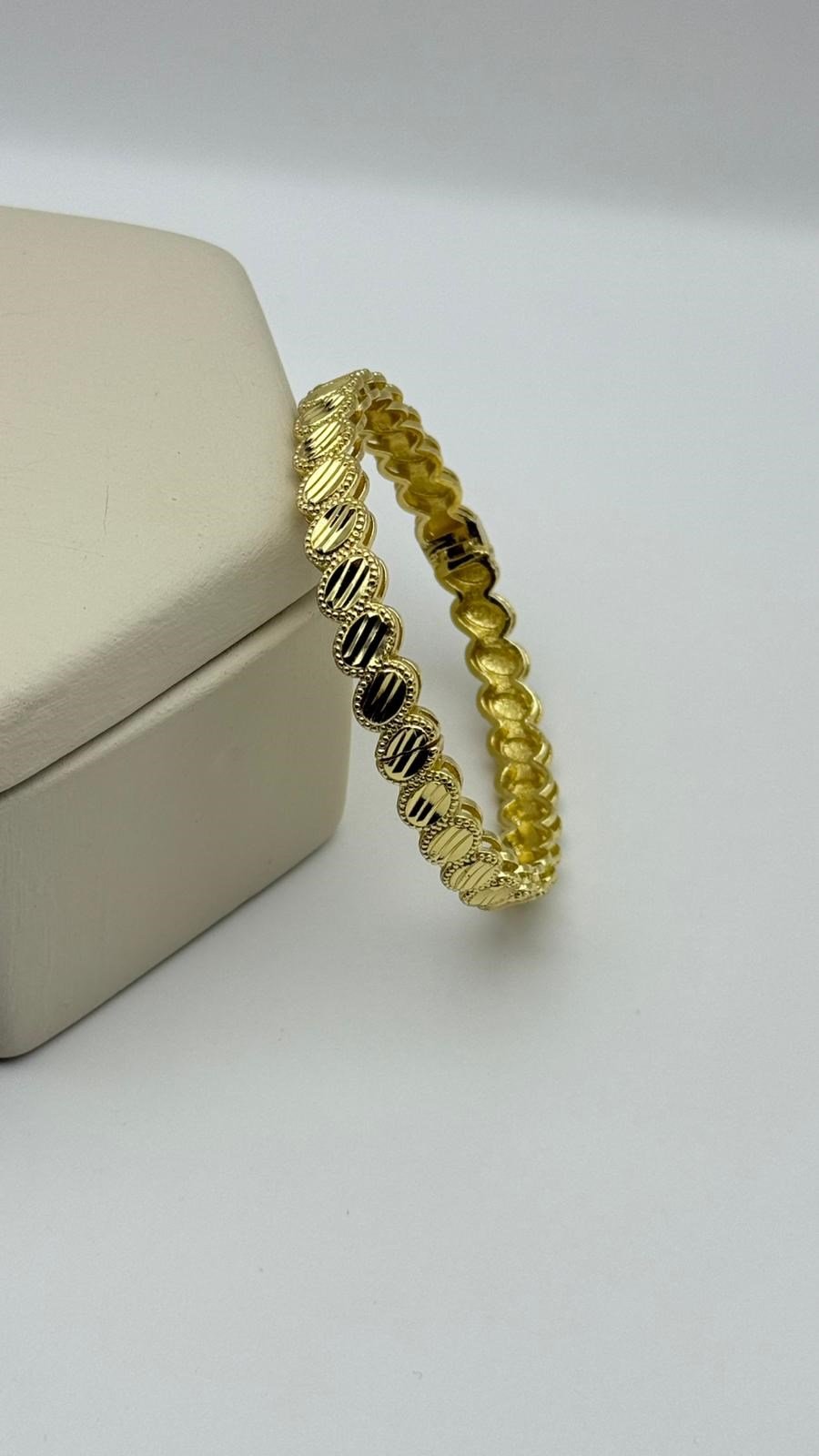 Cm 14K Gold Kelepçe