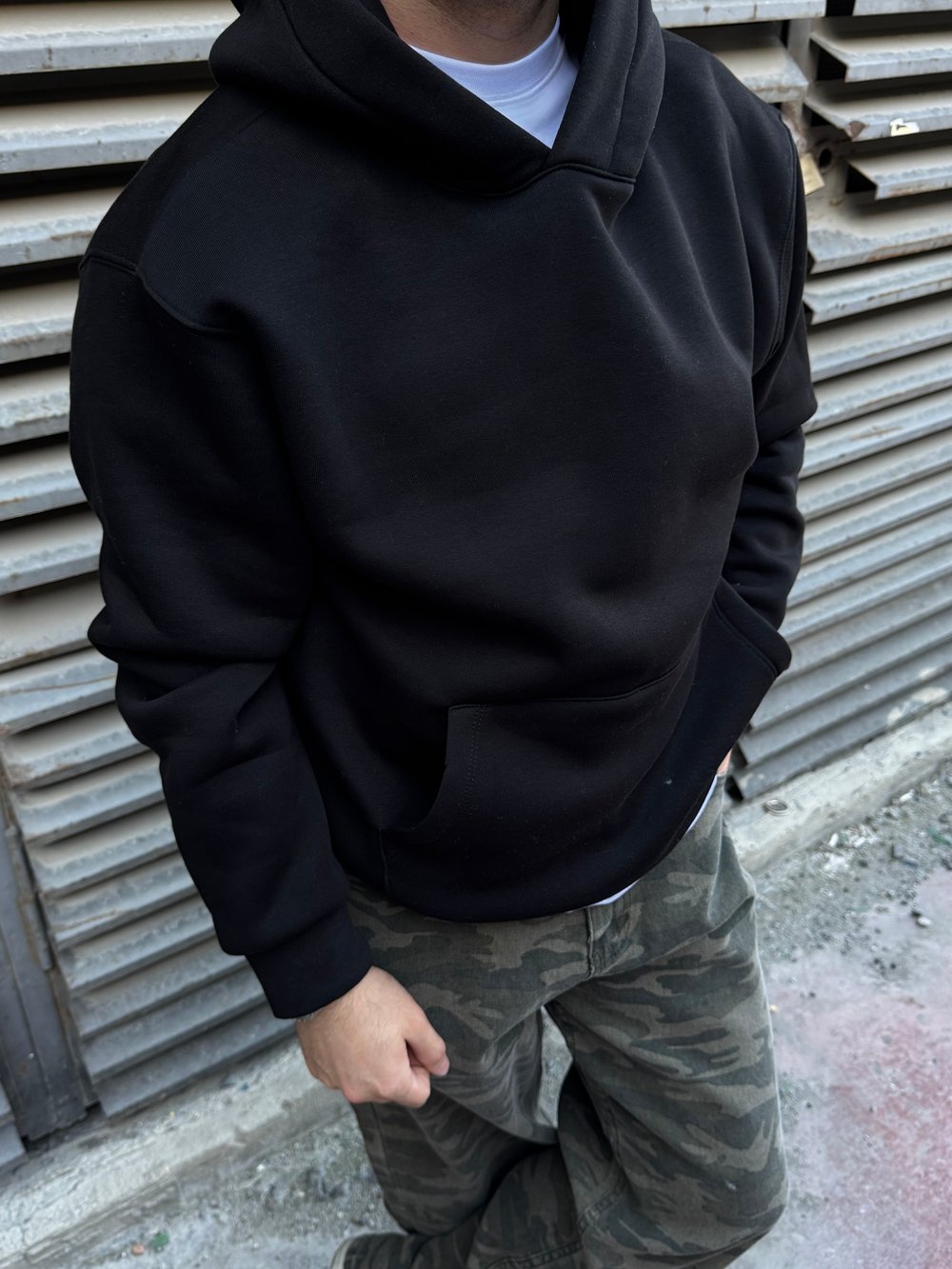 Basic Siyah Kapşonlu Hoodie