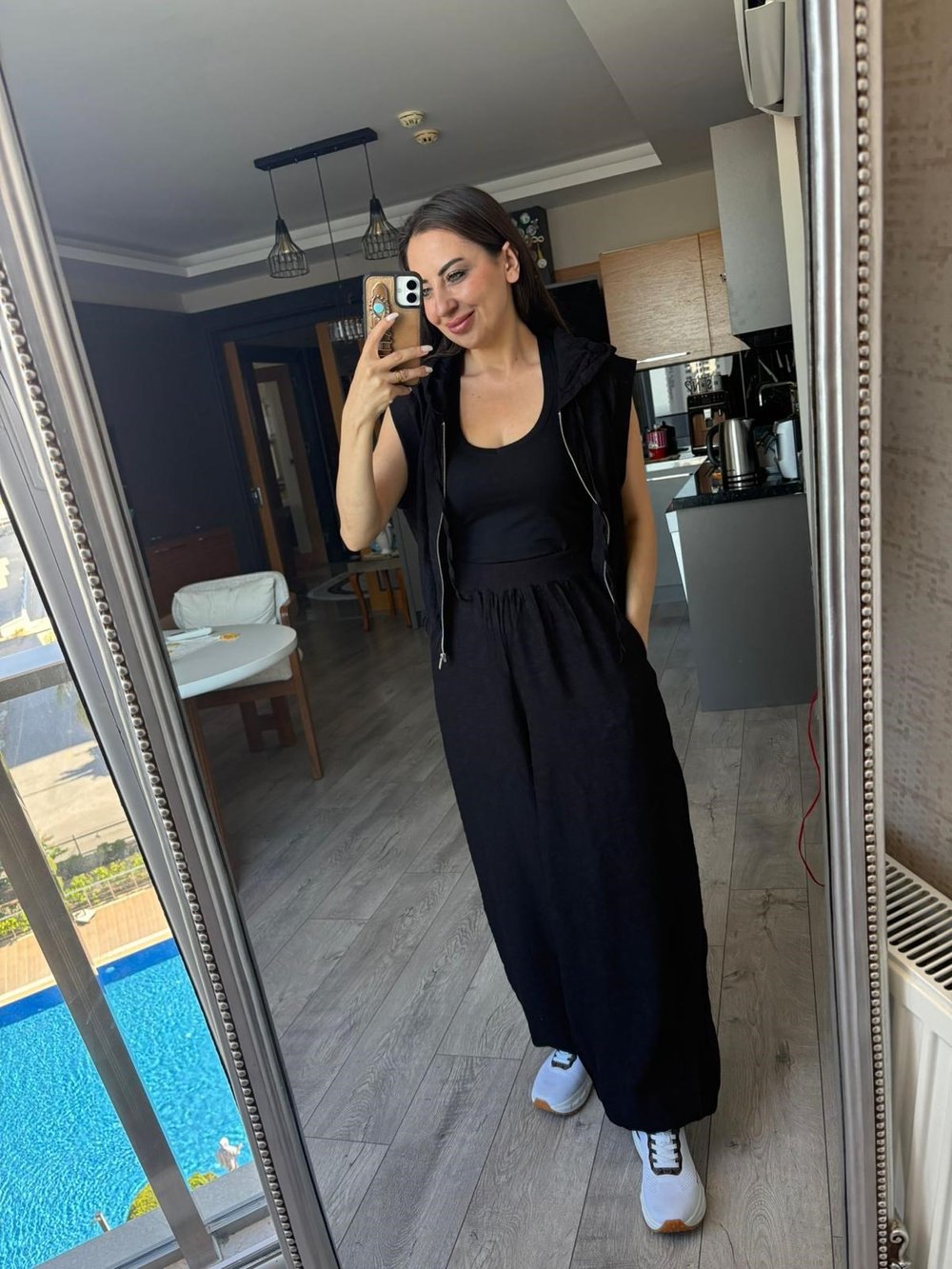 Siyah Kapüşonlu Önden Fermuarlı İkili Takım