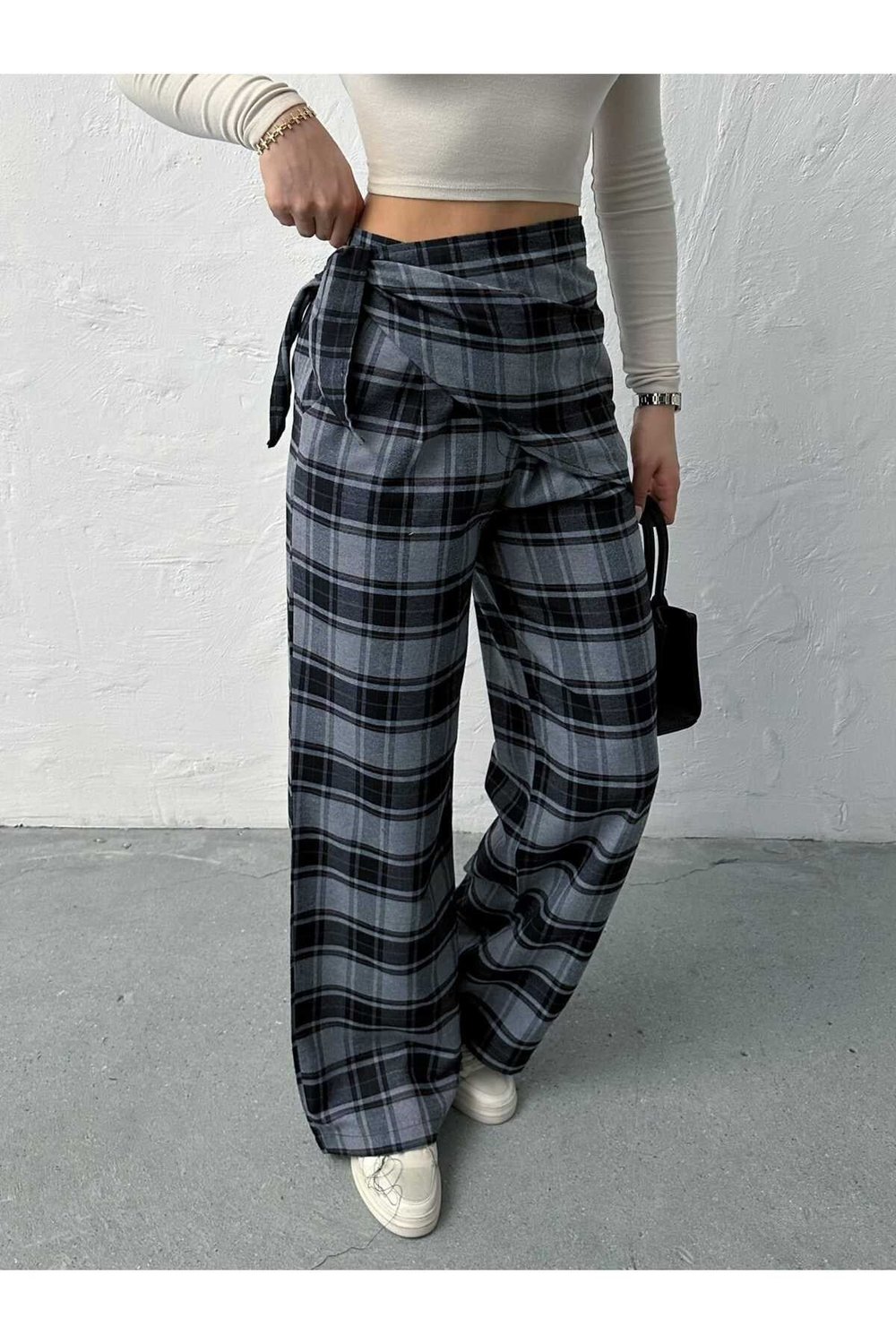 Fular Detaylı BK Model Ekose Pantolon