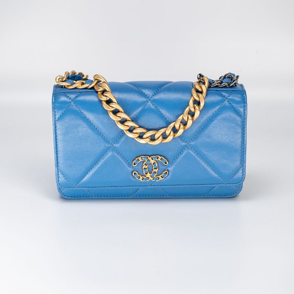 Chanel 19 small flap bag