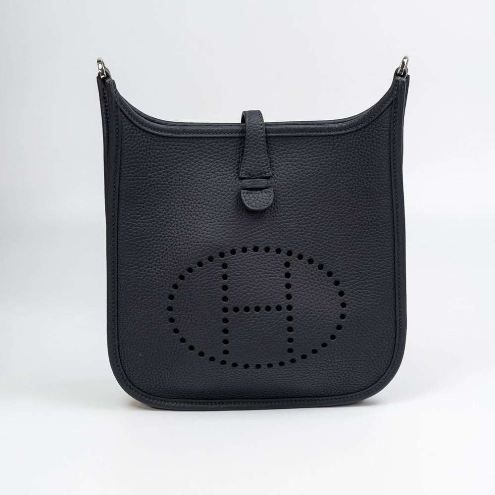 Evelyne 23 Caban