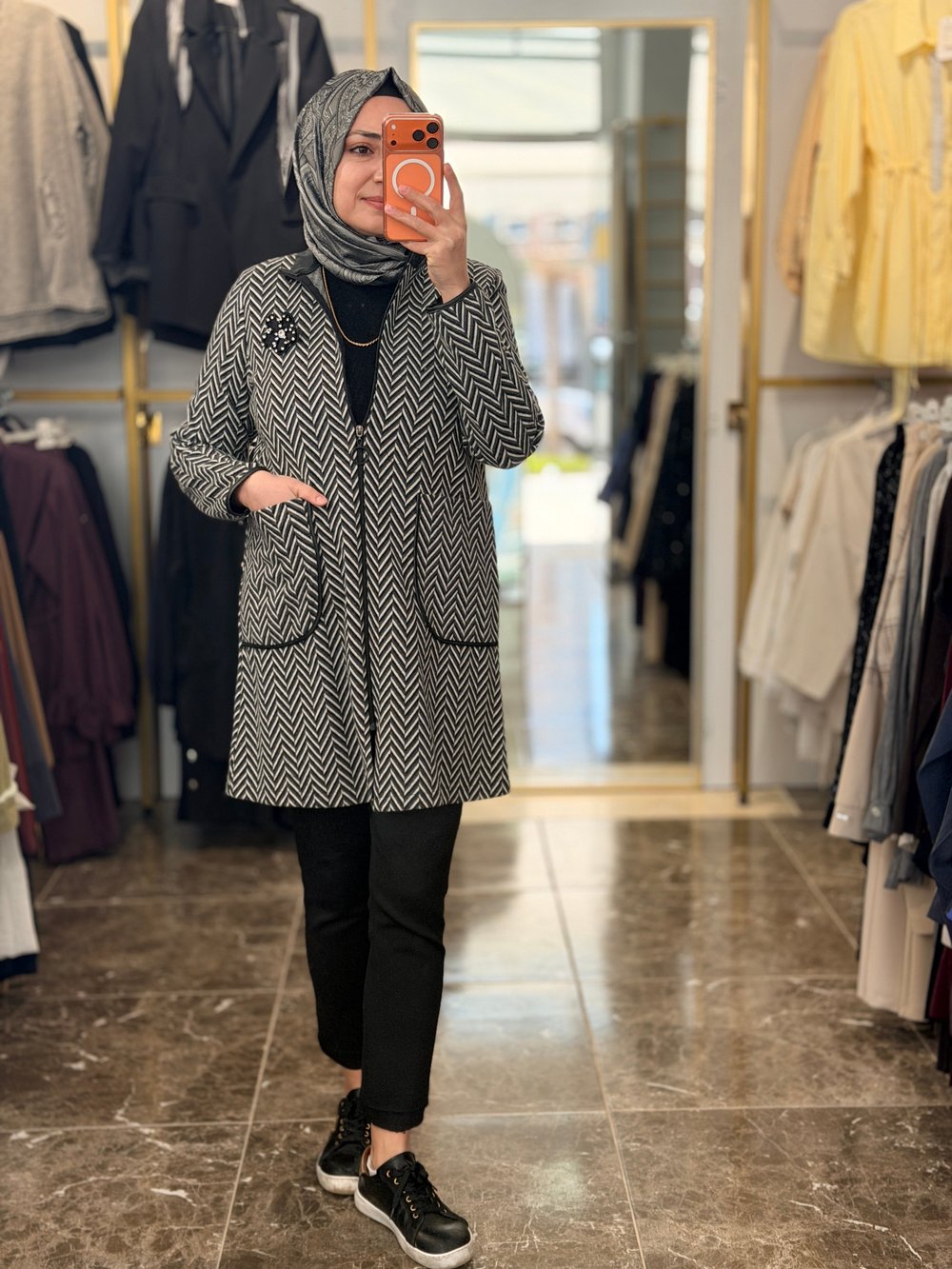 3027 Natue Siyah Beyaz Çizgili Kap