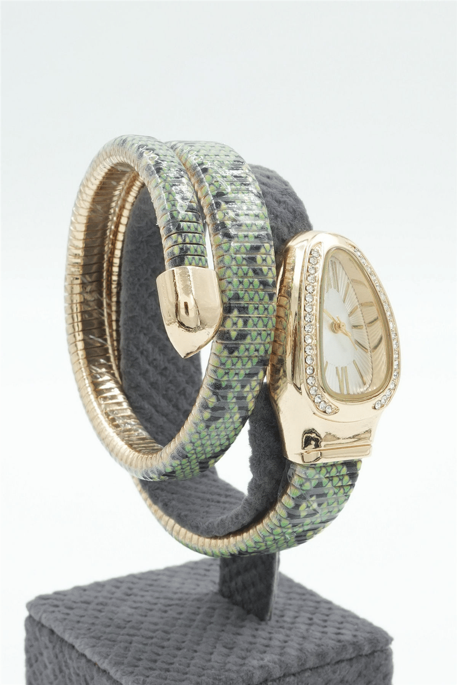 Saat. Gold