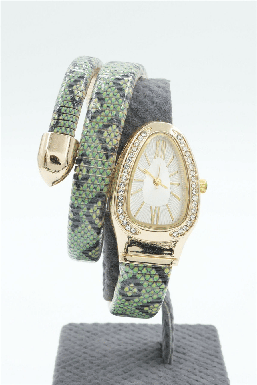 Saat. Gold