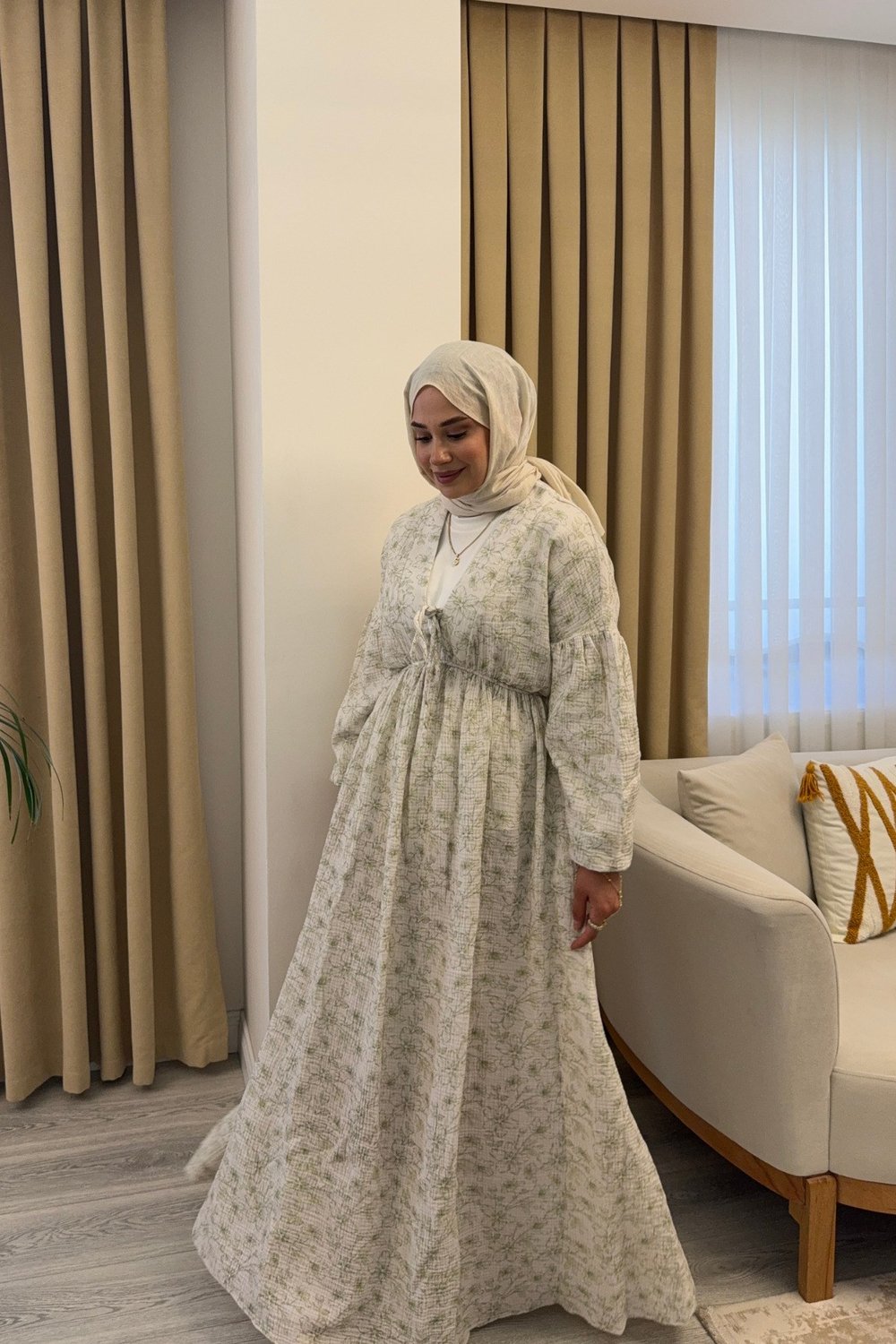Kadın Büyük Çiçek Baskılı Uzun Pamuk Beyaz Muslin Elbise