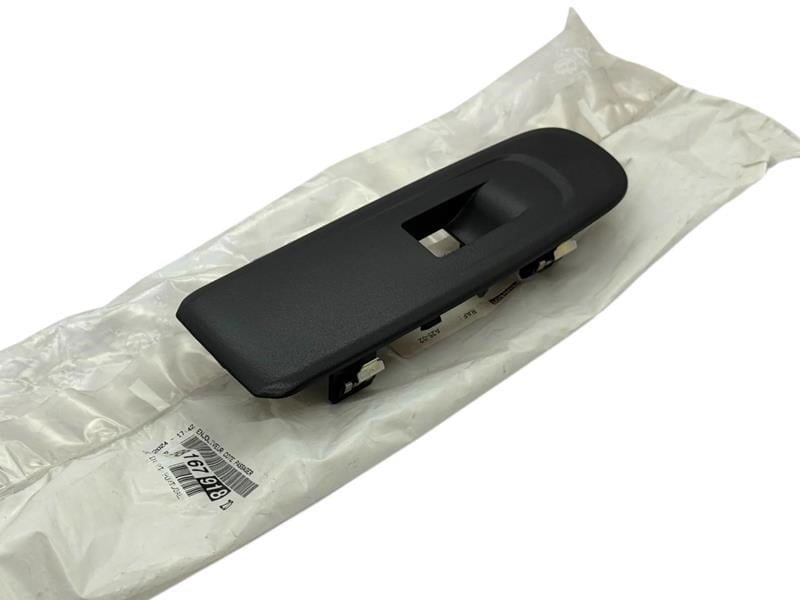 Cam Düğme Çerçevesi Sağ Opel Combo E 18> Psa 98167918Zd
